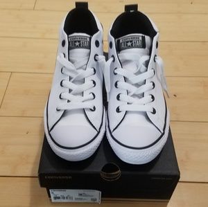 Converse Big Kids size 6